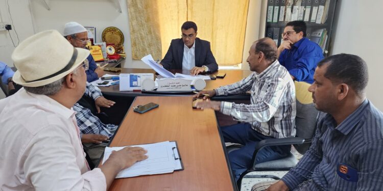 وكيل   سقطرى يطلع على نتائج أعمال لجنة الموازين وضبط الأسعار