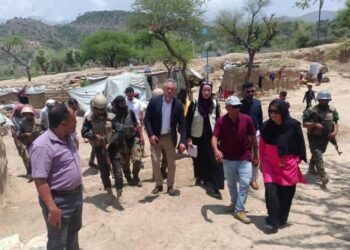 محافظ شبوة يطلع على احتياجات عسيلان والاستعدادات لاختبارات مدارس التعليم العام