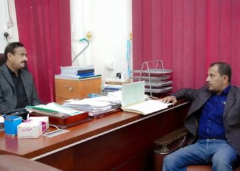 محافظ شبوة يناقش ترتيبات الضخ التجريبي لسبعة مشاريع مياه  وتعزيز القدرة التوليدية لكهرباء عسيلان