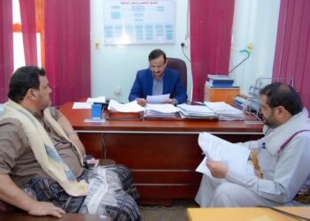 محافظ شبوة يطلع على احتياجات عسيلان والاستعدادات لاختبارات مدارس التعليم العام