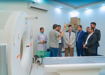 ابن الوزير يدشن عمل وحدتي الرنين المغناطيسي والأشعة المقطعية بمستشفى شبوة