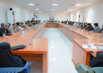 محافظ شبوة يعلن الموافقة على إنشاء مصفاة نفطية