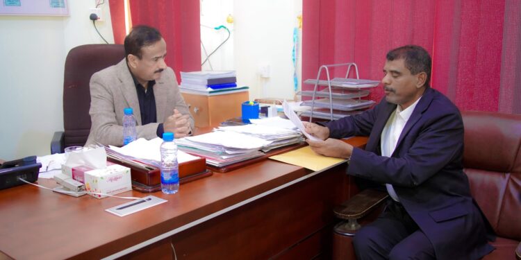 محافظ شبوه يطلع علي نشاط معهد الاوروام والعمليه التعليميه