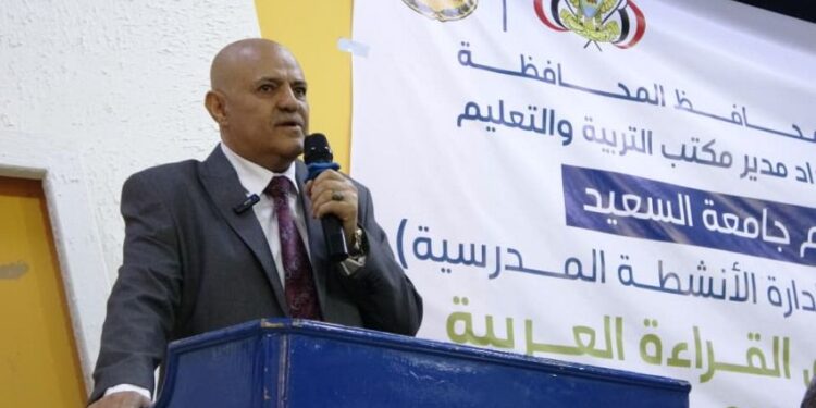 محافظ تعز يدشّن مسابقة تحدي القراءة العربية ويناقش خطط صندوق النظافه