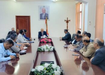 محافظ تعز يبحث مع المدير القطري لبرنامج الأغذية العالمي سبل تعزيز الاستجابة الإنسانية