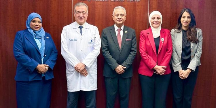 فقيره يبحث مع مسؤولين أردنيين  التعاون في مجال علاج الأورام والحالات المستعصية