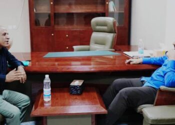 محافظ  لحج   يناقش التحديات التي تواجه القطاع التعليمي