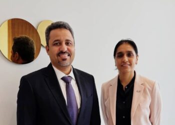 محافظ لحج  يبحث مع السفيرةالبريطانية  تعزيز الدعم التنموي والإنساني