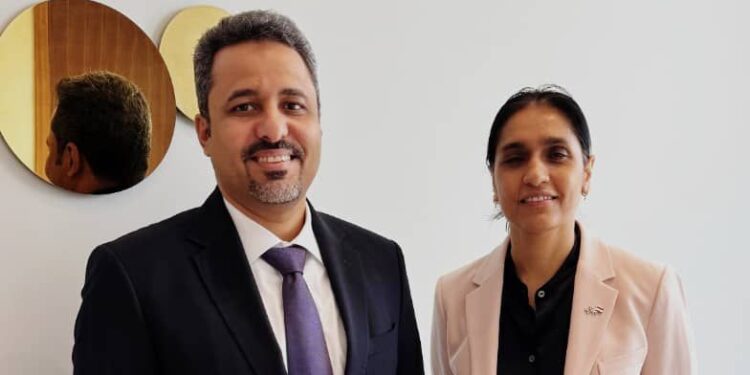 محافظ لحج  يبحث مع السفيرةالبريطانية  تعزيز الدعم التنموي والإنساني