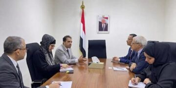 نائب وزير الخارجية يودع  رئيس بعثة الصليب الأحمرلانتهاء فترة عمله