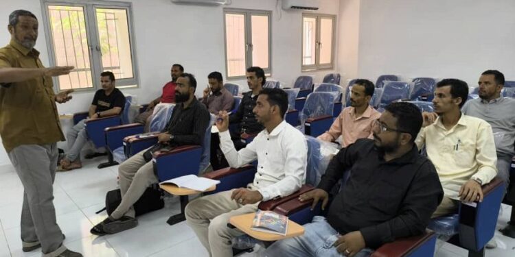 تدشين الدراسة في مساقات البكالوريوس بمعهد الدكتور أمين ناشر  بعدن