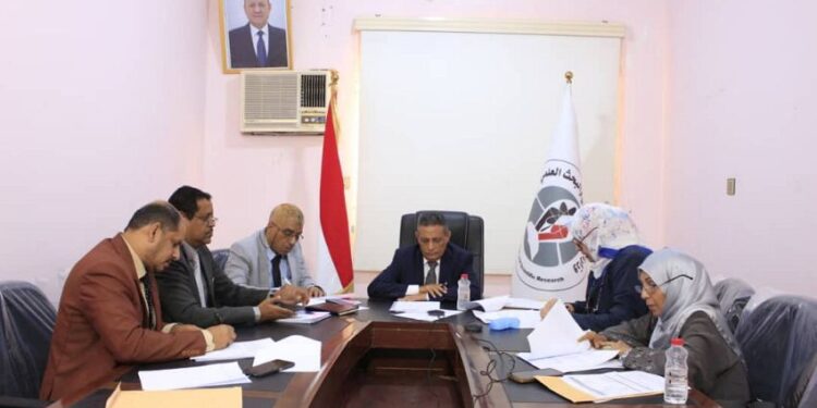 وزير التعليم العالي يجتمع بلجنة مراجعة البرامج والكليات بالجامعات الحكومية