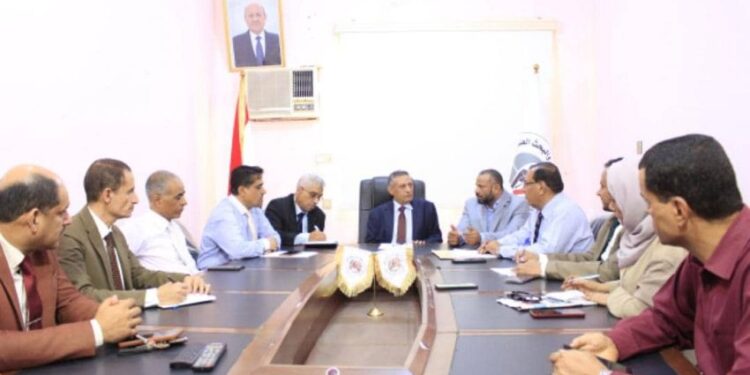 لقاء بعدن يناقش تفعيل قرار إنشاء جامعة الضالع وتعزيز التعليم الأكاديمي