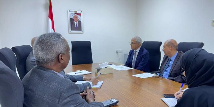 نائب وزير الخارجية يبحث مع منسق الأمم المتحدة بالإنابة تعزيز التعاون المشترك