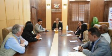 وزير الصحة يناقش مع فريق مكتب (اليونبس) عدداً من التدخلات الصحية