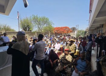 تكريم 117 متطوعا بالتعليم في  مديريه الشيماتين بتعز