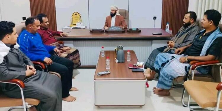محافظ أبين يناقش أوضاع نادي فحمان الرياضي