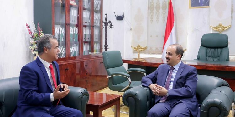 الإرياني يتسلم دعوة للمشاركة في الاجتماع الوزاري لوزراء الإعلام العرب