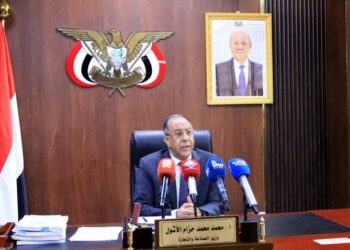 وزير الصناعة: السلع الأساسية معفاة من تحريك الدولار الجمركي ومستمرون بضبط الأسواق