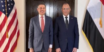 وزير الصناعة  والسفير الأمريكي يبحثان توسيع الشراكة الاقتصادية وتحفيز الاستثمار