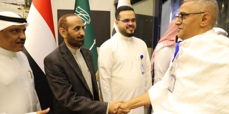 وكيل الأوقاف المساعد يستقبل افواج الحجاج في مكة المكرمة