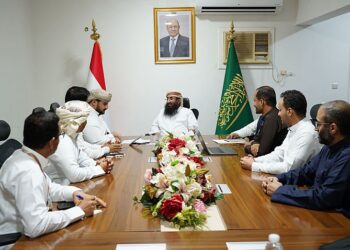 وزير الأوقاف يطّلع على عمل برنامج (يلملم) ويؤكد أهمية التحول الإلكتروني في أعمال بعثة الحج