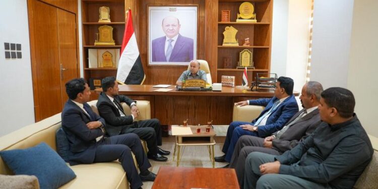 الخنبشي يشيد بدور الإعلام والمبادرات المجتمعية والأنشطة الرياضية في تعزيز الوعي بحضرموت
