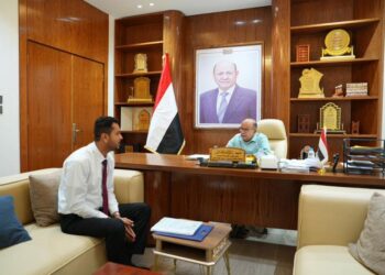 الخنبشي يطلع على أوضاع مختبرات الصحة العامة ويتسلّم وثيقة “حضرموت.. الرؤية والقرار”