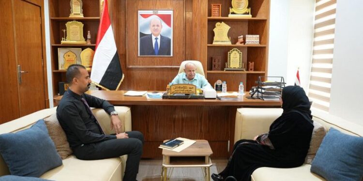 الخنبشي يناقش دعم القطاعين السياحي والرياضي وترتيبات مهرجان موسم البلدة