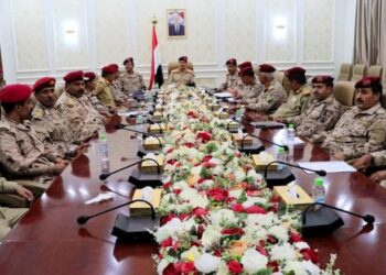 وزير الدفاع يطلع على جهود استكمال قطع البطاقة الذكية لمنتسبي الوزارة