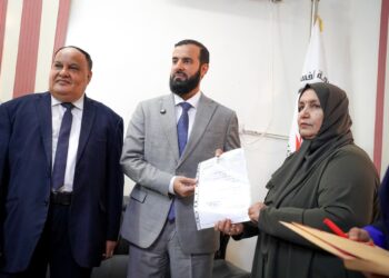 الهيئة الوطنية العليا لمكافحة الفساد تتسلم إقرار الذمة المالية لمحافظ ابين