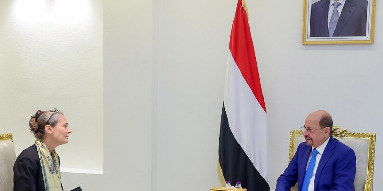 رئيس الوزراء  يبحث مع السفيره الهولنديه التعاون الثنائي بين البلدين