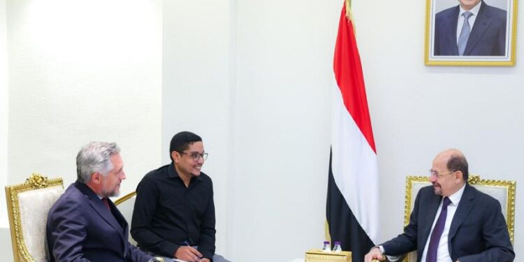 رئيس الوزراء يبحث مع رئيس بعثة الاتحاد الأوروبي وسفيرة فرنسا  العلاقات الثنائيه