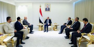 رئيس الوزراء يبحث مع   وفد  اليونسكو المشتاريع التعليميه والثقافيه