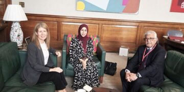 الزوبة تبحث مع وزيرة الدولة البريطانية تعزيز الشراكة ودعم الخطة الوطنية للتنمية والاستقرار