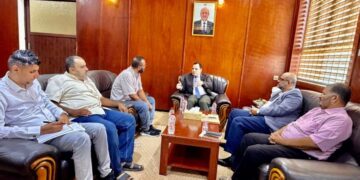 السقطري يطلع على نشاط مصنع المكلا لتعليب الأسماك وخطط تطويره