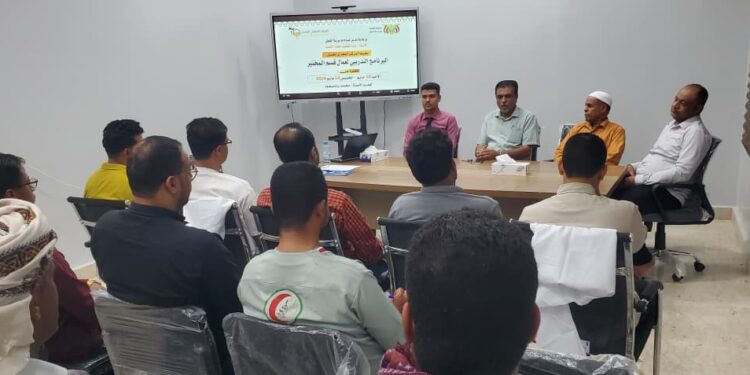 بدء دورة تدريبية وتأهيلية للعاملين في المركز التجاري للعسل بالقطن