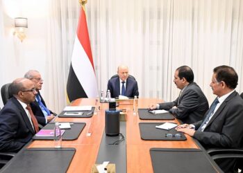 اجتماع  برئاسه العليمي يناقش مستوى التقدم في تنفيذ أولويات الإصلاحات الاقتصادية