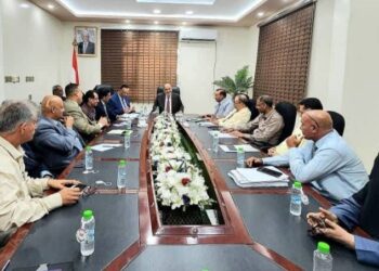 وزير المالية يطلع على مستوى سير العمل والجهود التطويرية في مصلحة الجمارك
