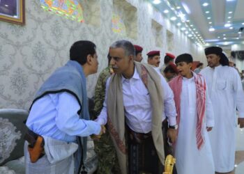 محافظ المهرة يؤكد أهمية وحدة الصف وتعزيز الأمن والاستقرار
