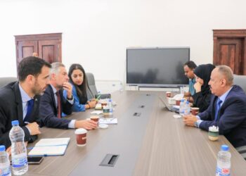 العمري يبحث مع سفير الاتحاد الأوروبي دعم وتطوير قطاعات النقل في اليمن