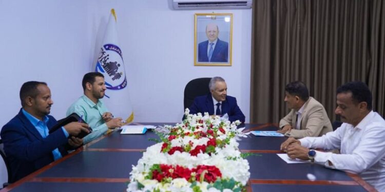 وزير الشؤون الاجتماعية يطلع على أنشطة وبرامج مؤسسة نداء عدن للتنمية