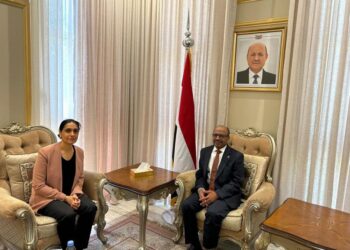 وزير النفط يبحث مع السفيرة البريطانية دعم قطاع الطاقة