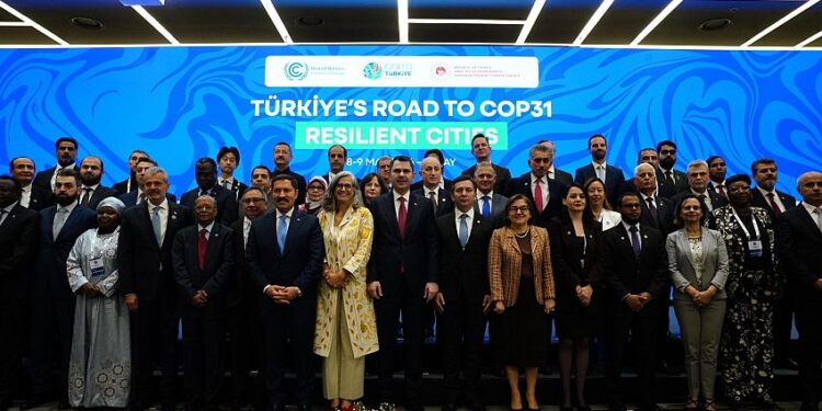 اليمن يشارك في فعالية “طريق تركيا إلى COP31”