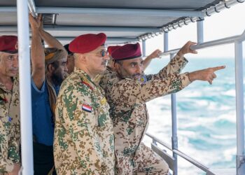 طارق صالح يشهد إطلاق تشكيل جديد للقوات البحرية في باب المندب وزقر