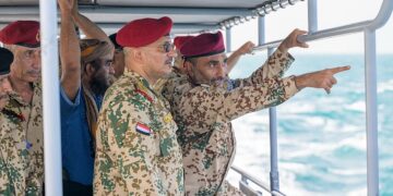 طارق صالح يشهد إطلاق تشكيل جديد للقوات البحرية في باب المندب وزقر