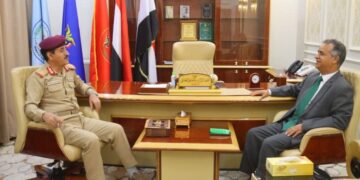 وزير الدفاع يبحث مع السفير الليبي سبل تعزيز التعاون المشترك