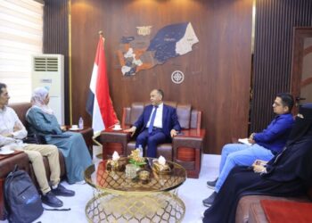 اجتماع بعدن يناقش تطوير قاعدة بيانات المنشآت الصناعية والتجارية