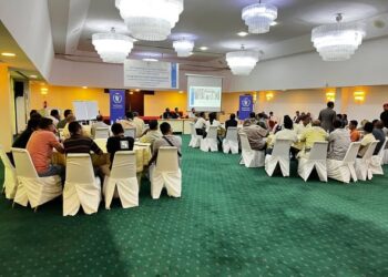 وكيل حضرموت  يدشن ورشة تطوير آليات تسجيل المستفيدين لبرنامج الأغذية العالمي
