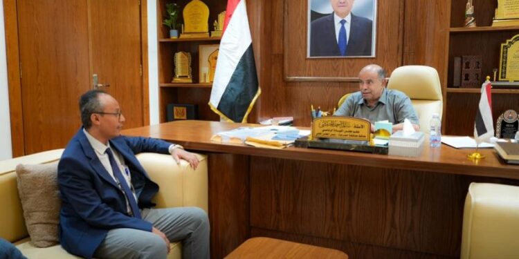 الخنبشي يطّلع على أوضاع مطار الريان الدولي ويؤكد أهمية توسيع الرحلات